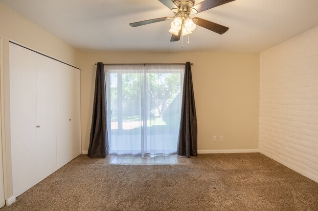 Building Photo - 2921 Valle Vista