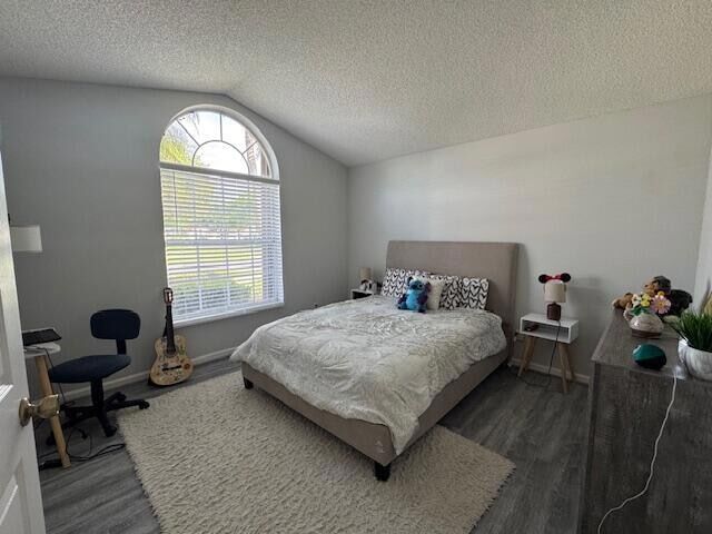 Building Photo - 1883 Oak Berry Cir