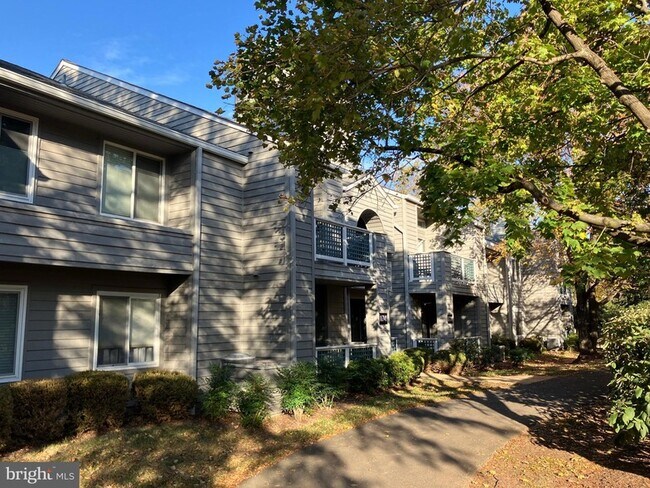 Building Photo - 11741 Summerchase Cir