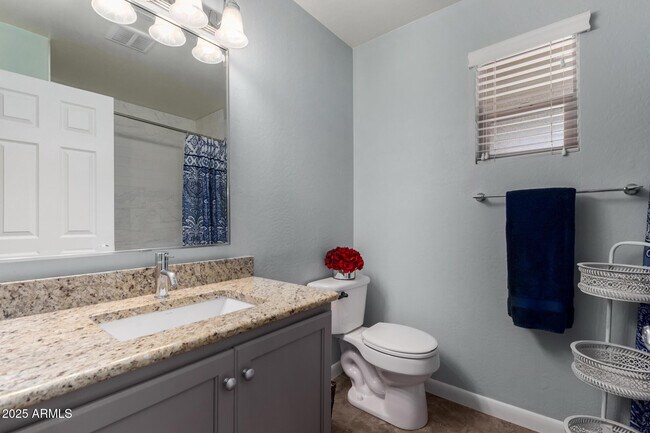 Building Photo - 6839 E Earll Dr