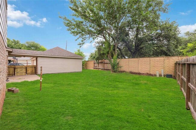 Building Photo - 14611 Wynbourn Way