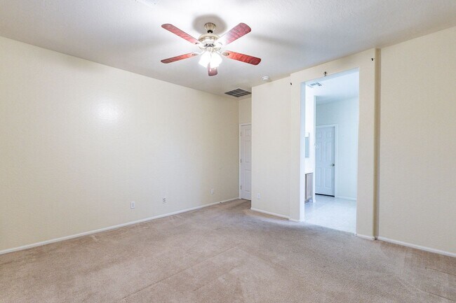 Building Photo - Three Beds & 2.5 Baths - Move Right In!