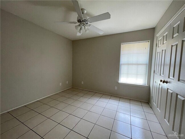 Building Photo - 9 Dora Jeanne Dr