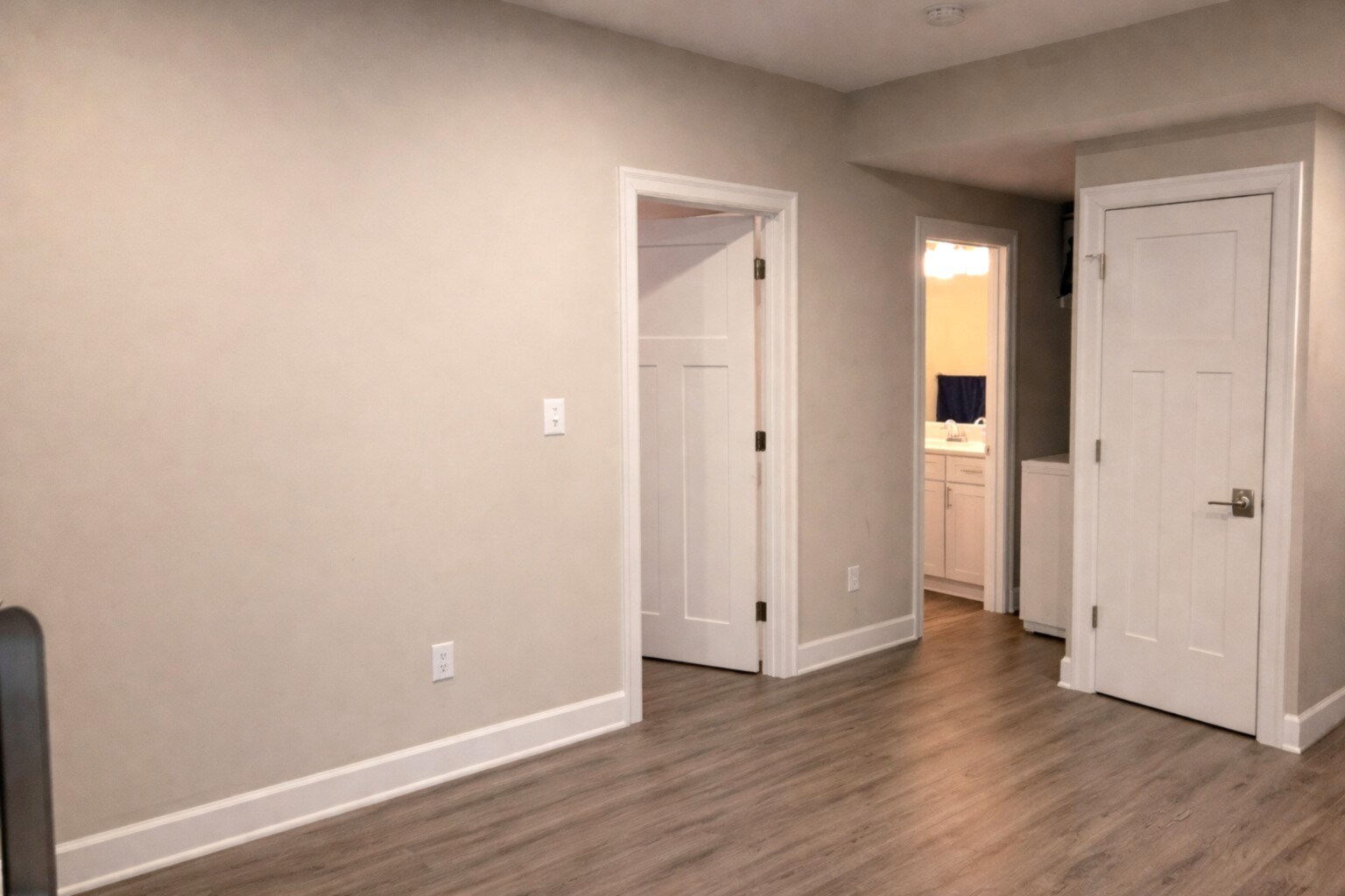 Building Photo - 4096 Orchard Dr