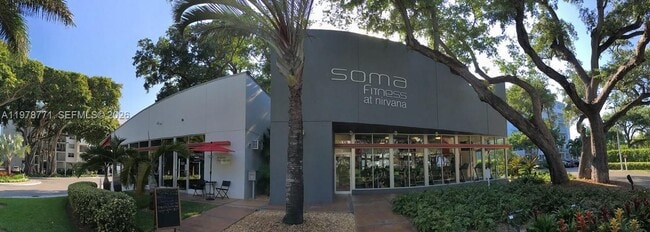 Building Photo - 650 NE 64th St