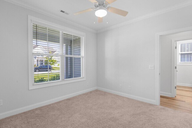 Building Photo - Dream Home in Hampstead!