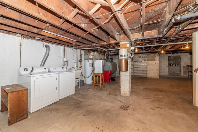 Building Photo - 531 Lee Pl
