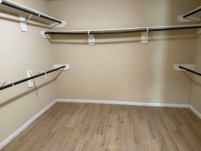 Building Photo - 9315 Claystone Ln