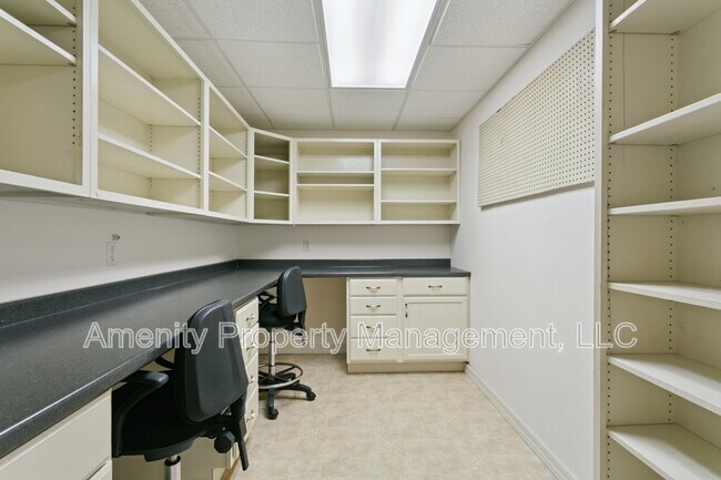 Building Photo - 182 Saddletown Rd
