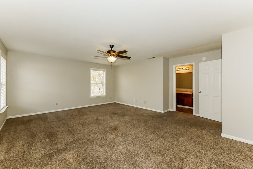 Building Photo - 10121 Cumberland Pointe Blvd