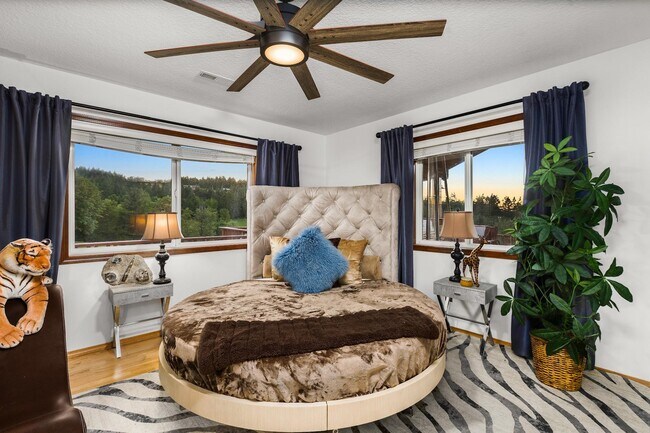 Building Photo - 3995 SW Lafollett Rd