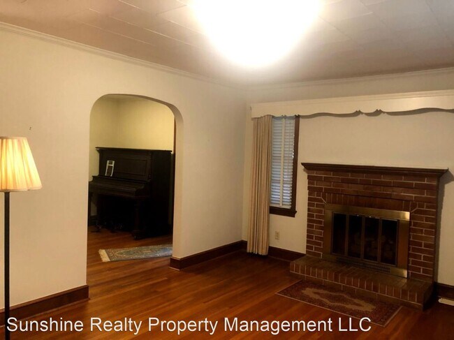 Building Photo - 3 br, 1 bath House - 1913 S Highway 119
