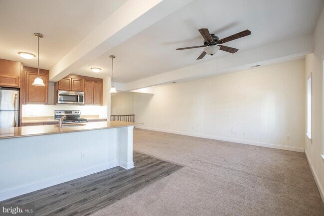 Building Photo - 30 W State St