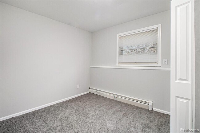 Building Photo - 13428 Sequoia Ln