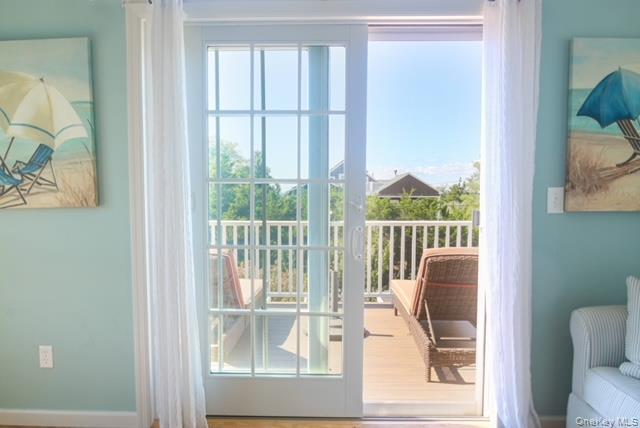 Building Photo - 270 N Sea Dr