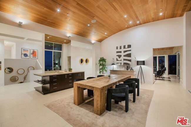 Building Photo - 27454 Winding Way