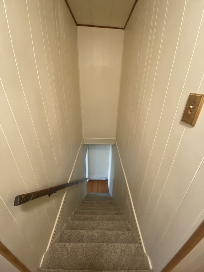 Building Photo - 524 W Grand Ave