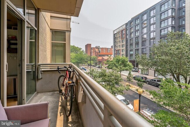 Building Photo - 811 4th St NW