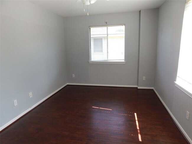 Building Photo - 2914 Bluegrass Ct