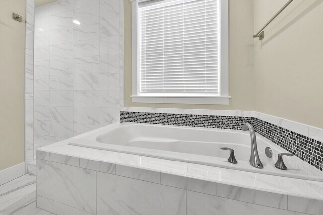 Building Photo - Coming Soon! Newer Custom built home with ...