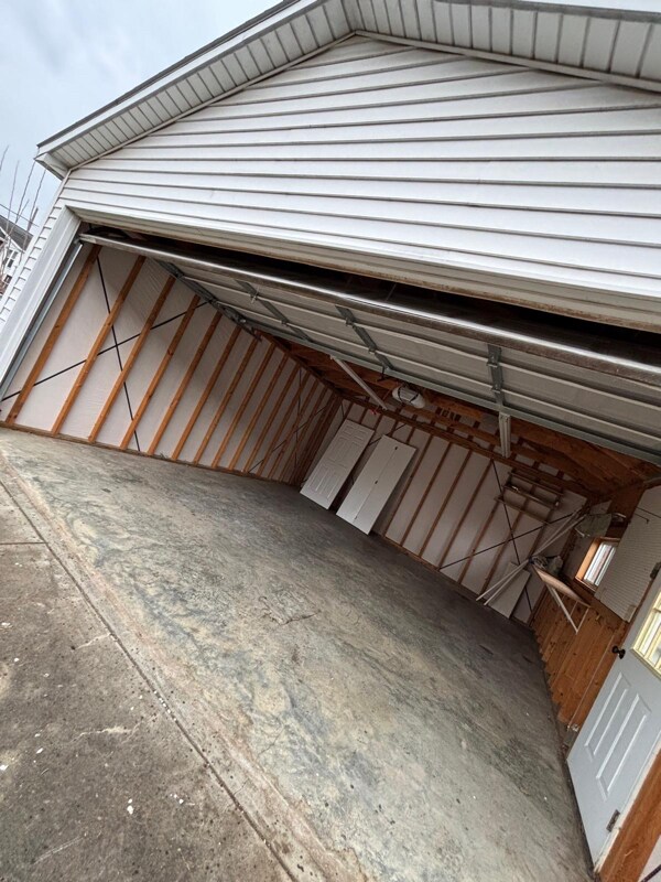 Building Photo - 6108 Hickory Hill Ln