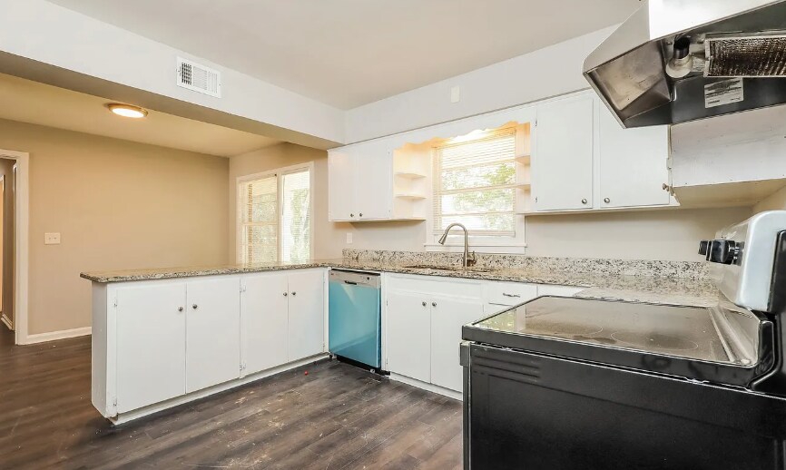 Building Photo - 3966 Mosley Dr