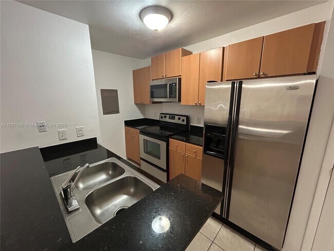 Building Photo - 1725 Palm Cove Blvd