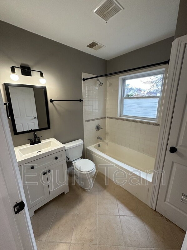 Building Photo - 8709 Pine Rd