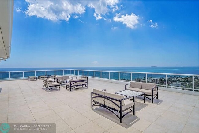 Building Photo - 2841 N Ocean Blvd