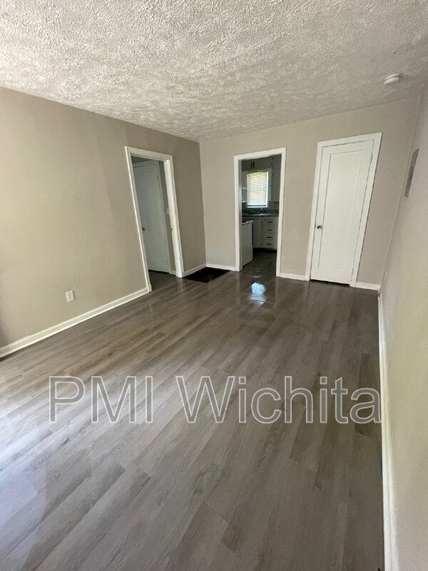 Building Photo - 1512 S Pattie St