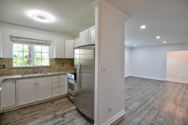 Building Photo - 1337 Berkeley St