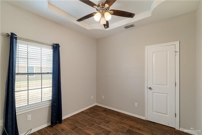 Building Photo - 3453 Navigator Dr