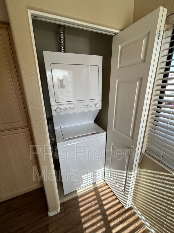 Building Photo - 9555 E Raintree Dr