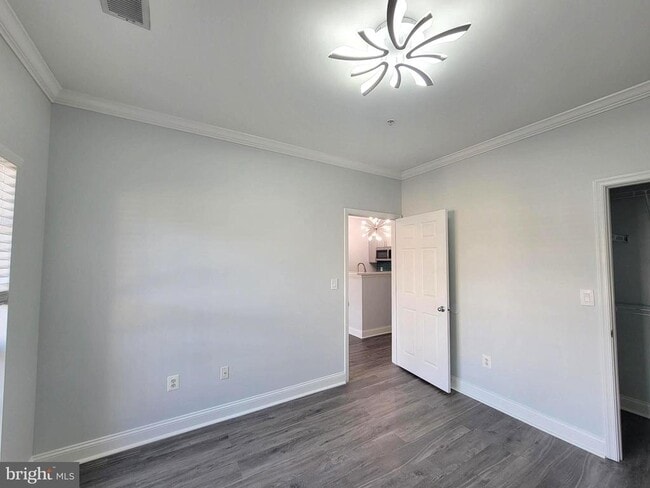 Building Photo - 4850 Eisenhower Ave