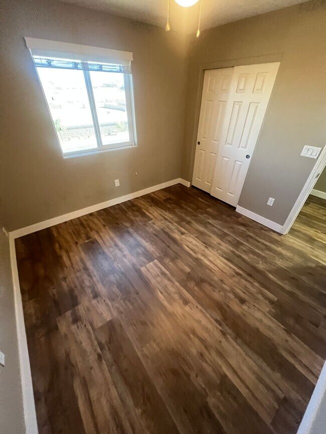 Building Photo - Located in the Southwest 3 Bed | 2.5 Bath | Loft | 2-Car Garage spacious backyard