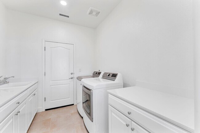 Building Photo - Panoramic views of the valley with a modern updated home!