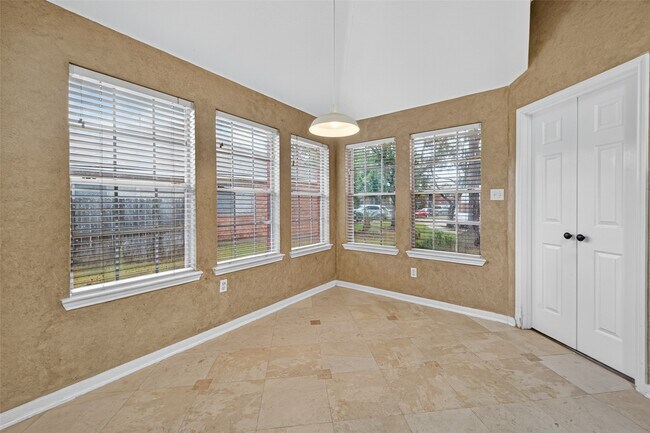 Building Photo - 307 Roans Prairie Ln