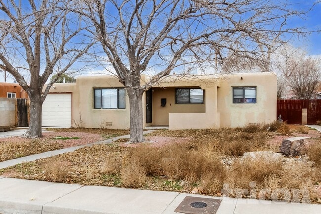 Building Photo - 1004 California St SE