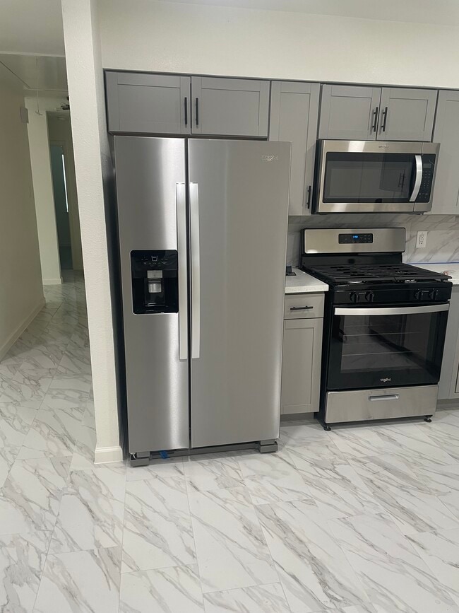 Building Photo - 6705 Covington Dr