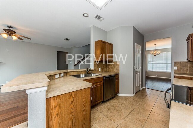 Building Photo - 2504 Prospect Hill Dr