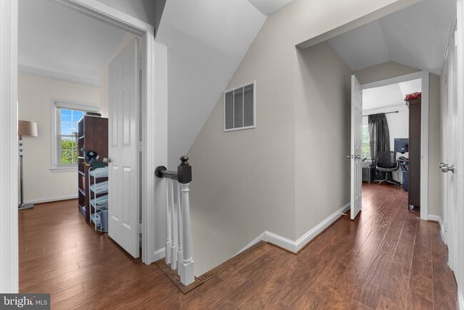 Building Photo - 7020 Venus Ct
