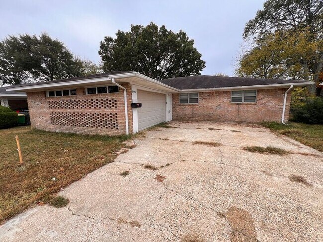 Building Photo - 6709 Sandpiper Dr