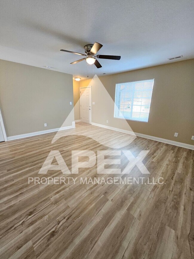 Building Photo - AVALON TOWNHOMES – LIKE NEW - 2 Bd/2.5 Ba Townhome off Topside Road with convenient access to Mar...