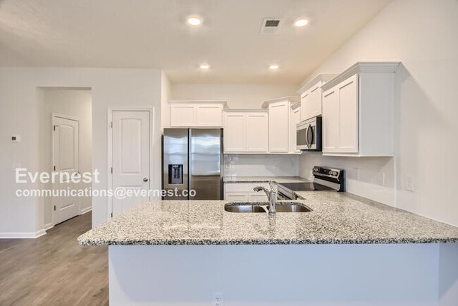 Building Photo - 307 Raines Ct