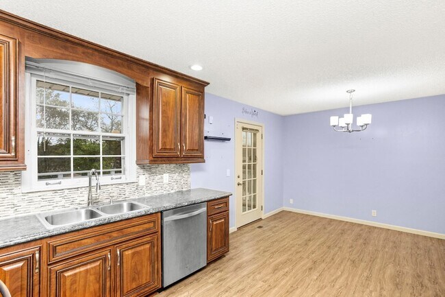 Building Photo - 2909 Cherry Hills Dr