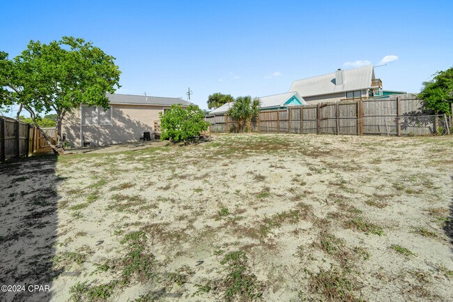 Building Photo - 6319 Sunset Ave