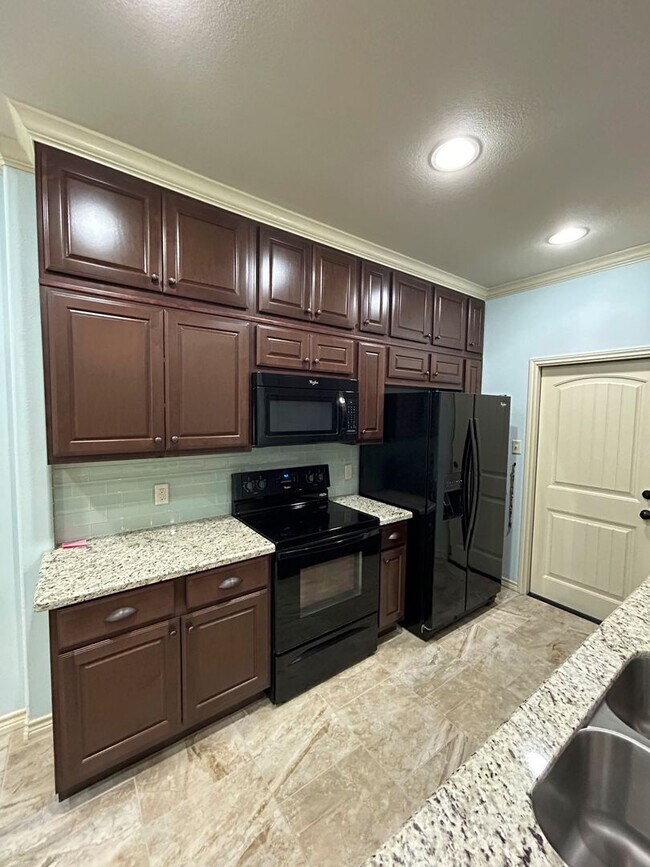 Building Photo - South College Station Townhome