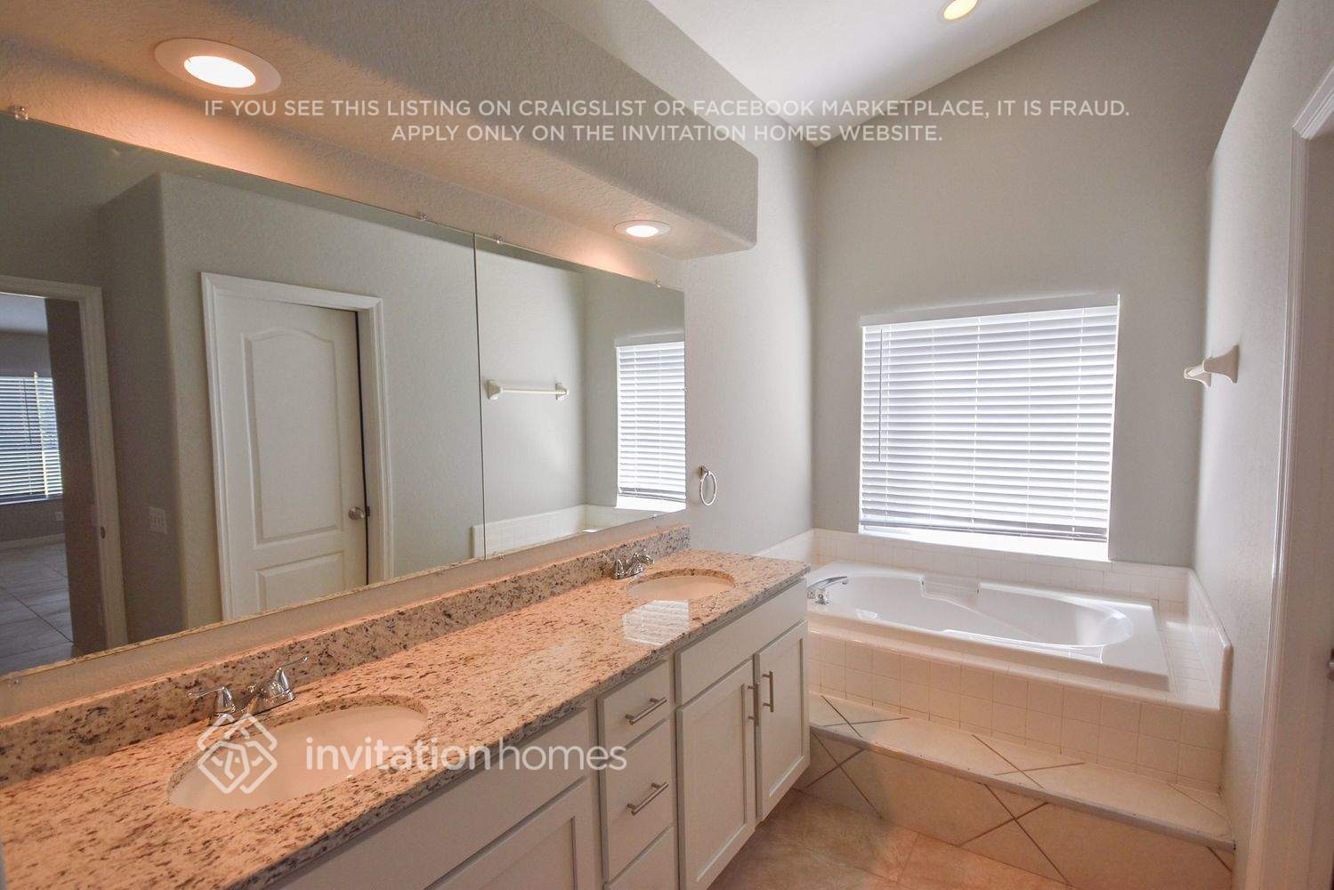 Building Photo - 3327 Amaca Cir