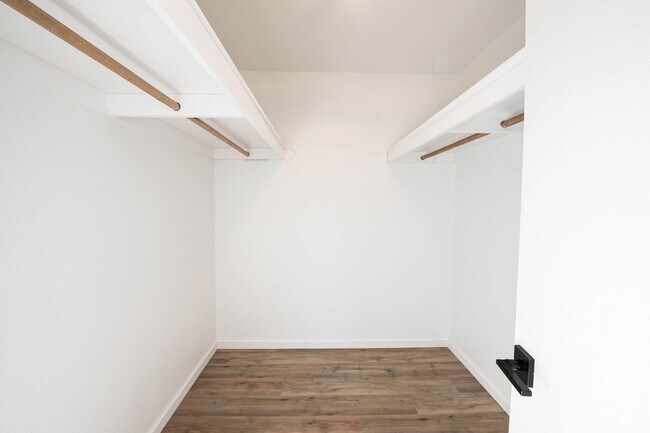 Building Photo - Absolute Gem in Pueblo Alegre (Camino De Chelly)