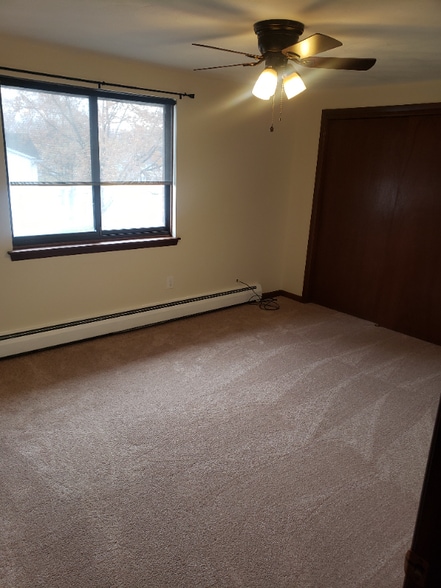 Building Photo - 1129 Farnsworth Ave